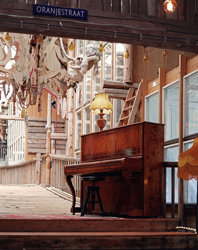 Ett piano i museimiljö